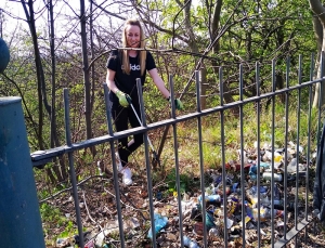 Praise for Trunk Road Litter Duo's Clean-Up Heroics