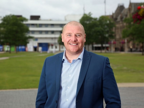 Deputy Mayor Makes Youth Services Pledge
