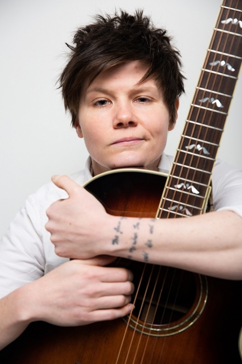 Singer and Comedian Grace Petrie set to Wow Town Hall