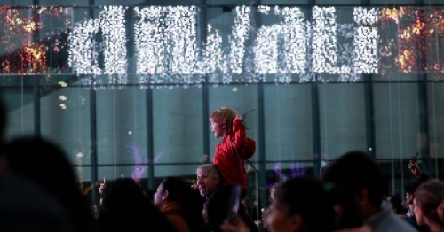 Delight awaits Centre Square Diwali crowds