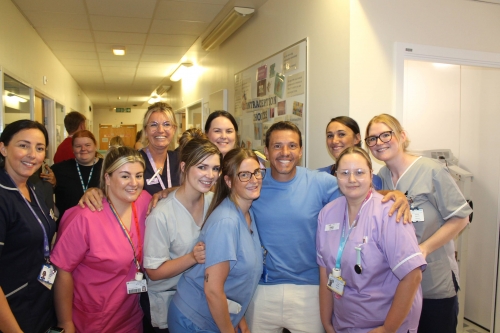 Boro legend Juninho delights everyone with suprise hospital visit